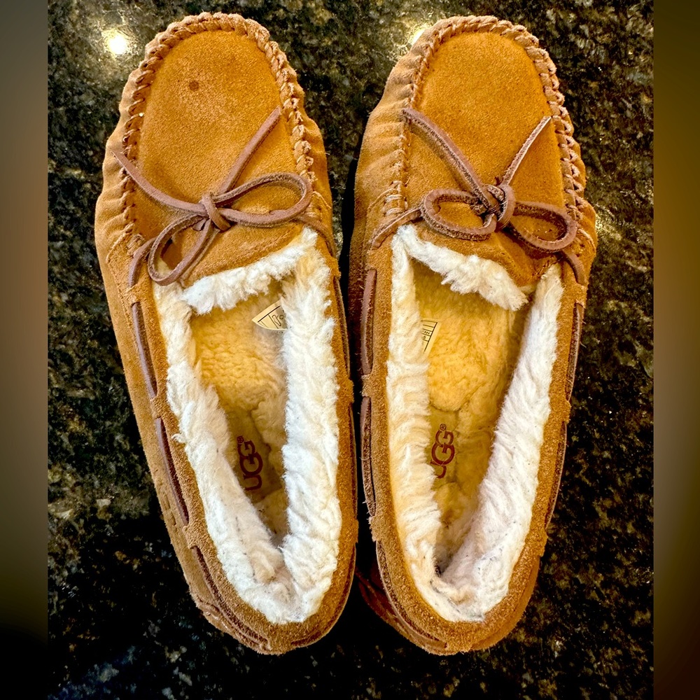 Boys UGG Dakota slippers.